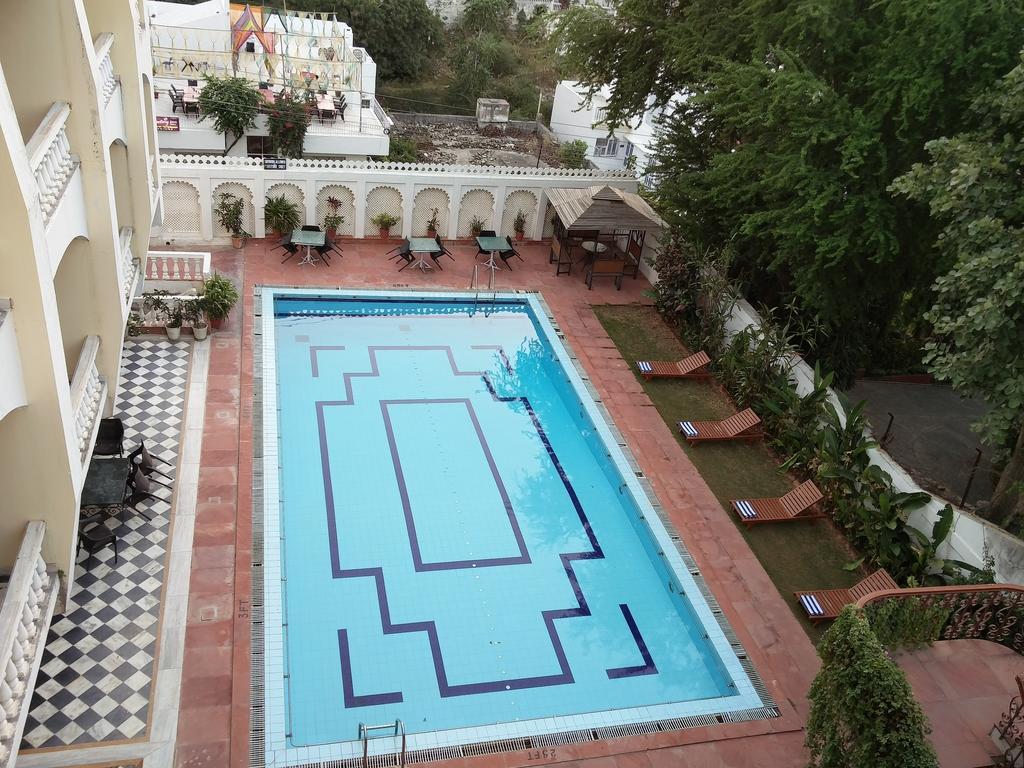 Hotel Hilltop Palace Udaipur Exterior foto