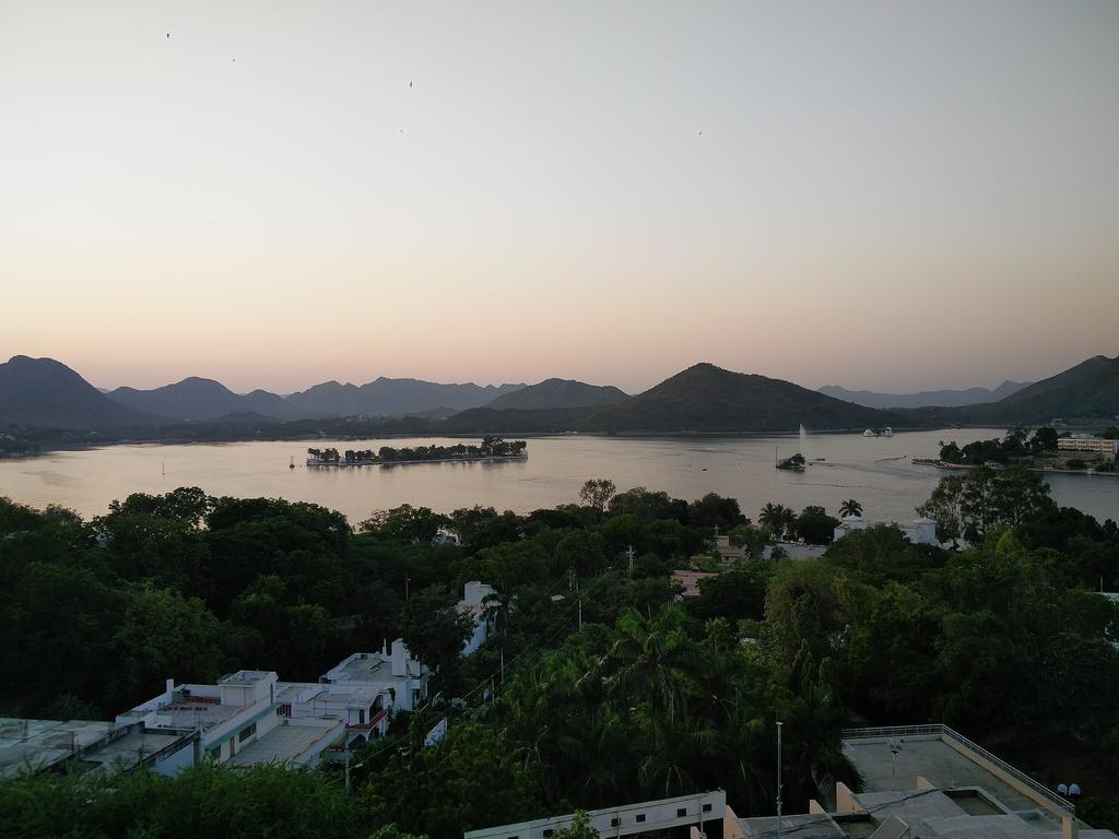 Hotel Hilltop Palace Udaipur Exterior foto